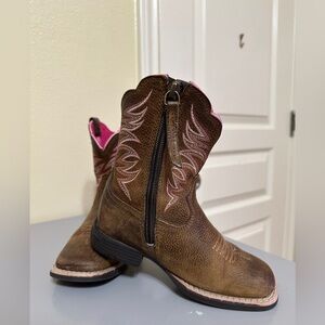 Ariat girl boots size 9.